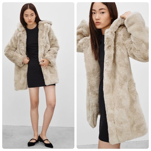 Aritzia Jackets & Blazers - Aritzia Sunday Best Faux-Fur Plush Fey Coat